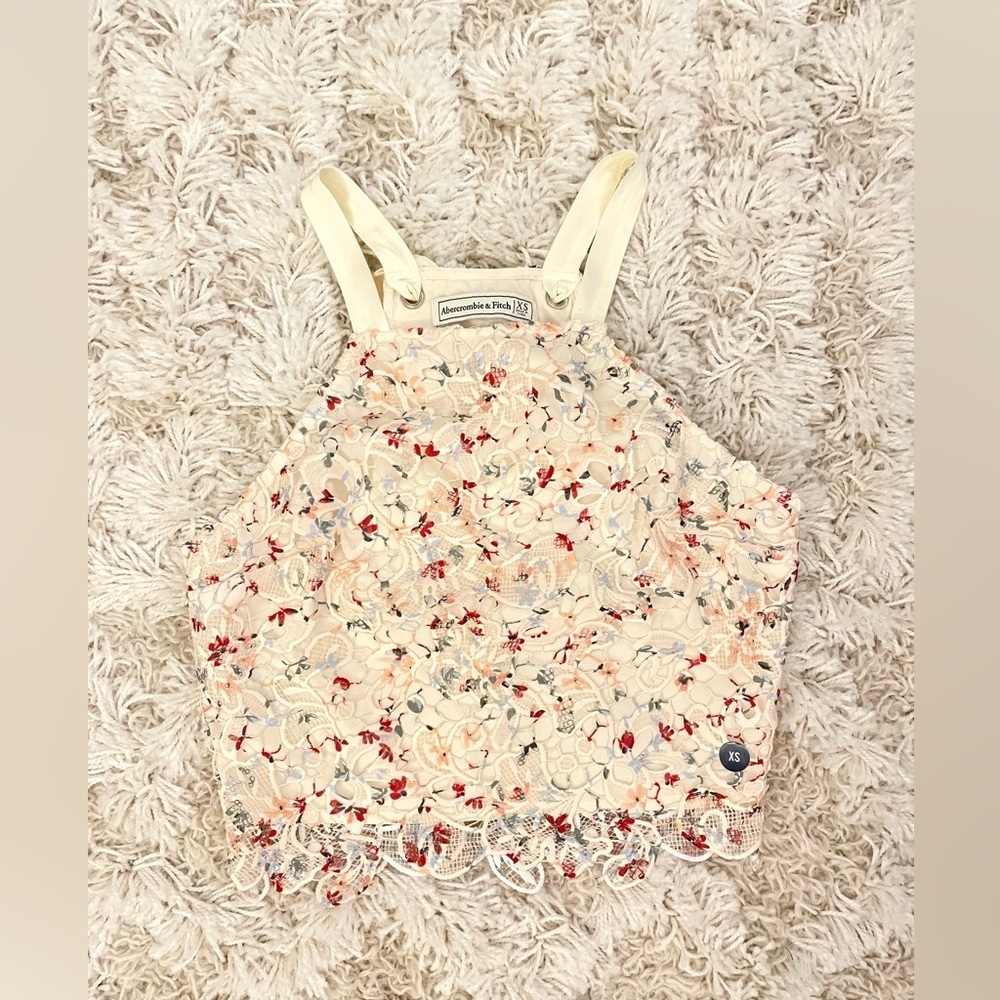NWT Abercrombie & Fitch Womens Floral Lace Top Crop Top Cream and Red